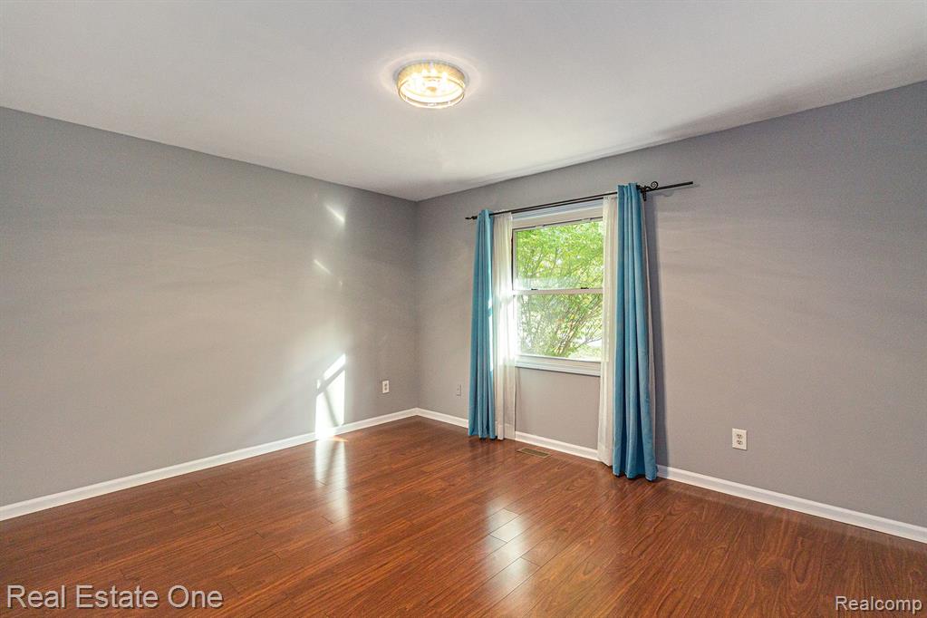 41454 Chattman Street Novi, MI 48375 - Photo 15 of 19