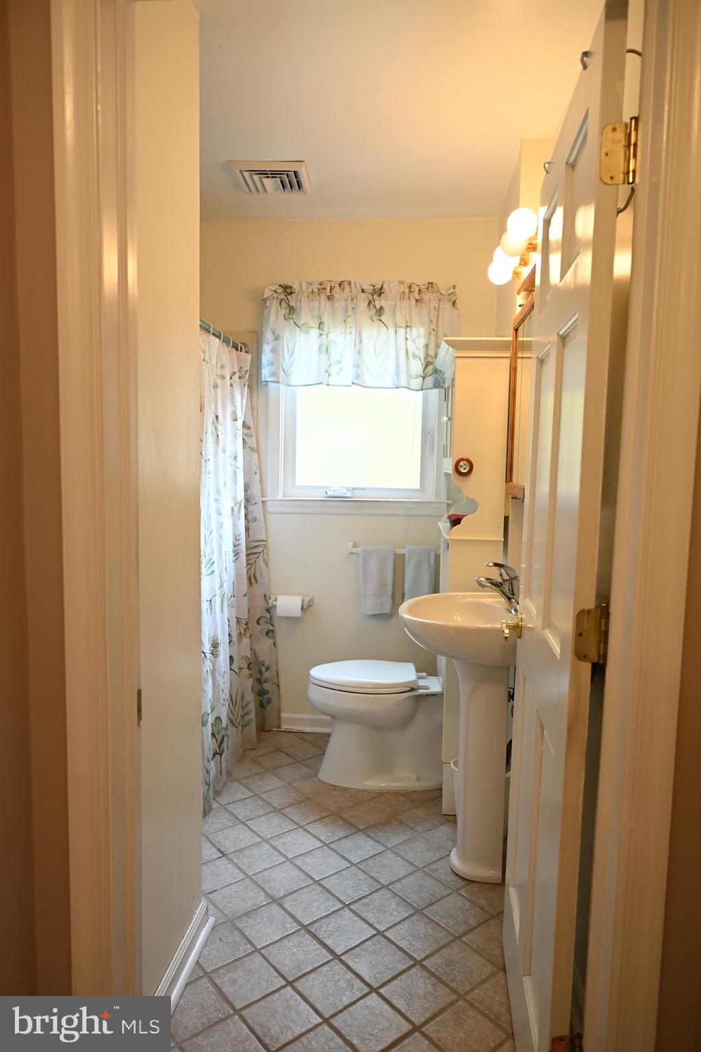 1009 Cromwell Road Glenside, PA 19038 - Photo 27 of 39 Gallery Image 27