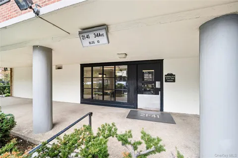 $449,999 | 21-41 34th Avenue, Unit 7B | Astoria