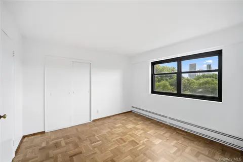 $449,999 | 21-41 34th Avenue, Unit 7B | Astoria