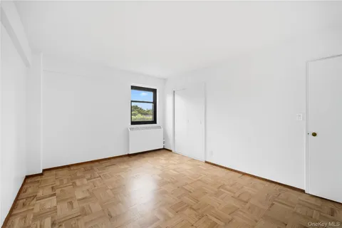 $449,999 | 21-41 34th Avenue, Unit 7B | Astoria