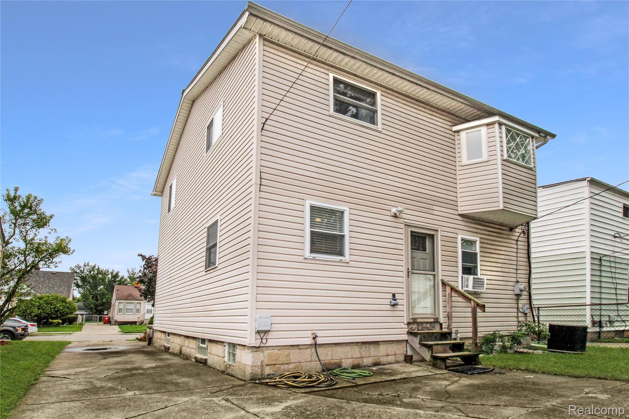21773 Rausch Avenue Eastpointe, MI 48021 - Photo 24 of 27 Back of house.jpg