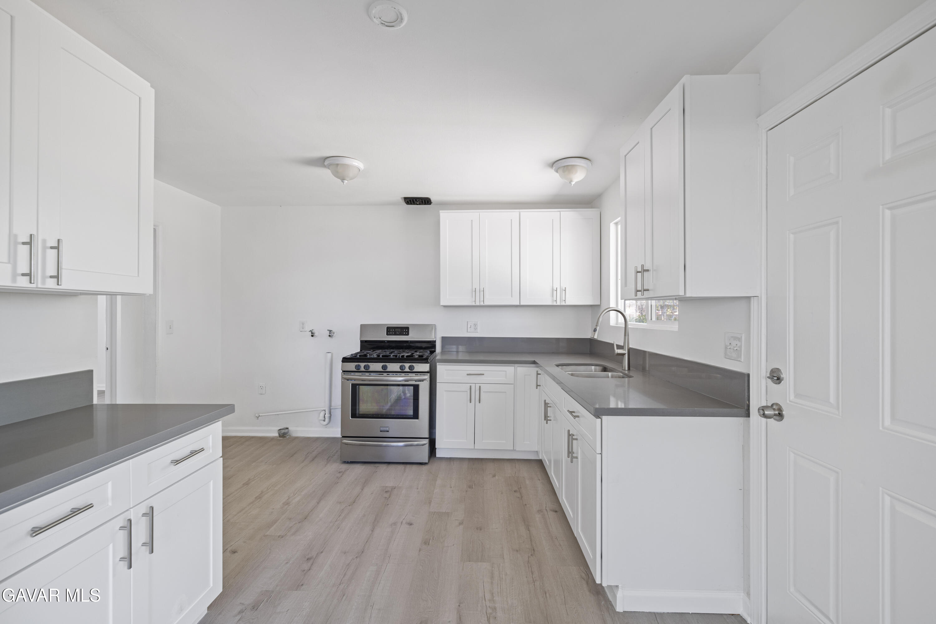 45517 Kingtree Avenue Lancaster, CA 93534 - Photo 12 of 51 IMG_0952