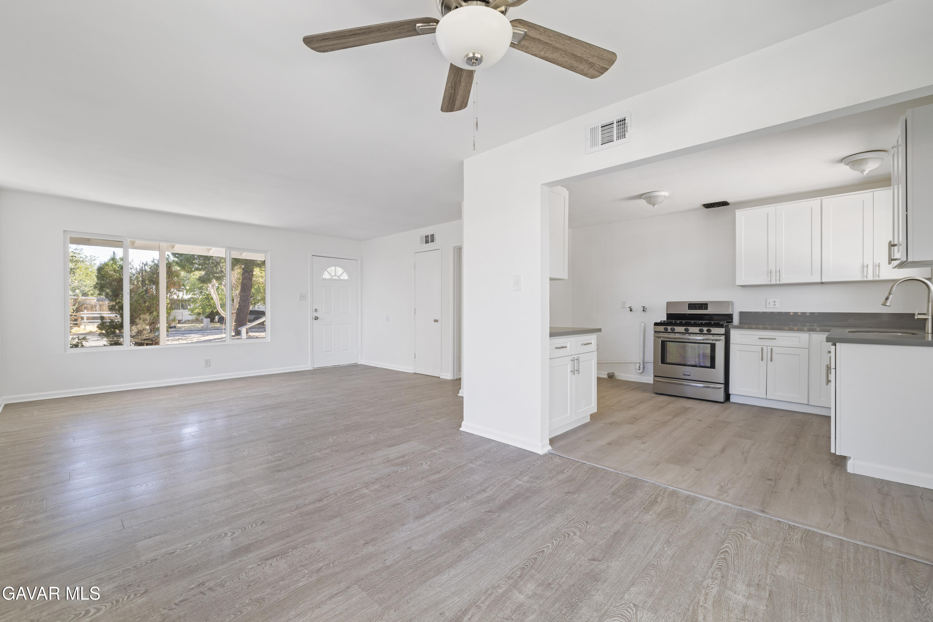 45517 Kingtree Avenue Lancaster, CA 93534 - Photo 22 of 51 IMG_0917