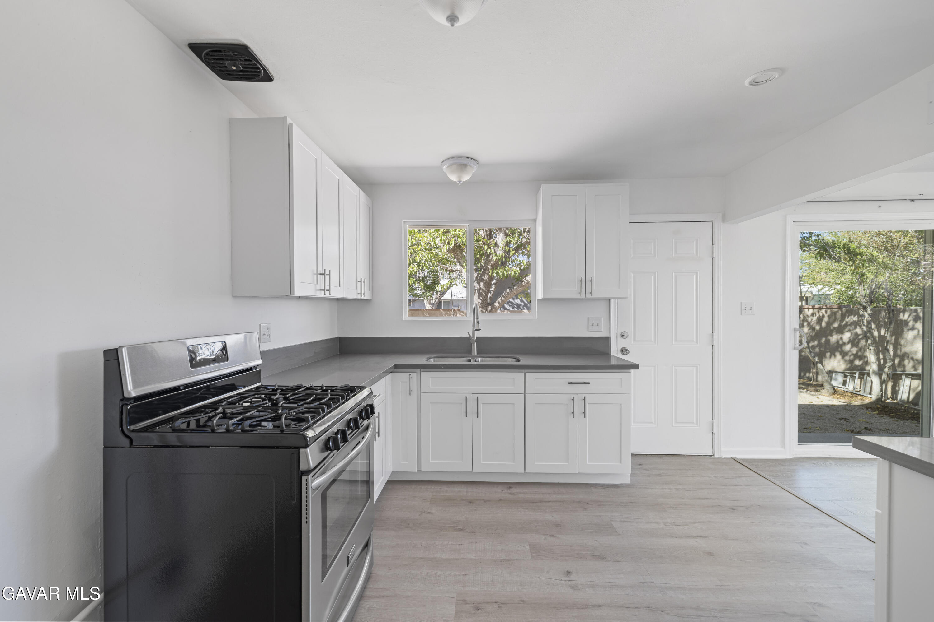 45517 Kingtree Avenue Lancaster, CA 93534 - Photo 25 of 51 IMG_0942