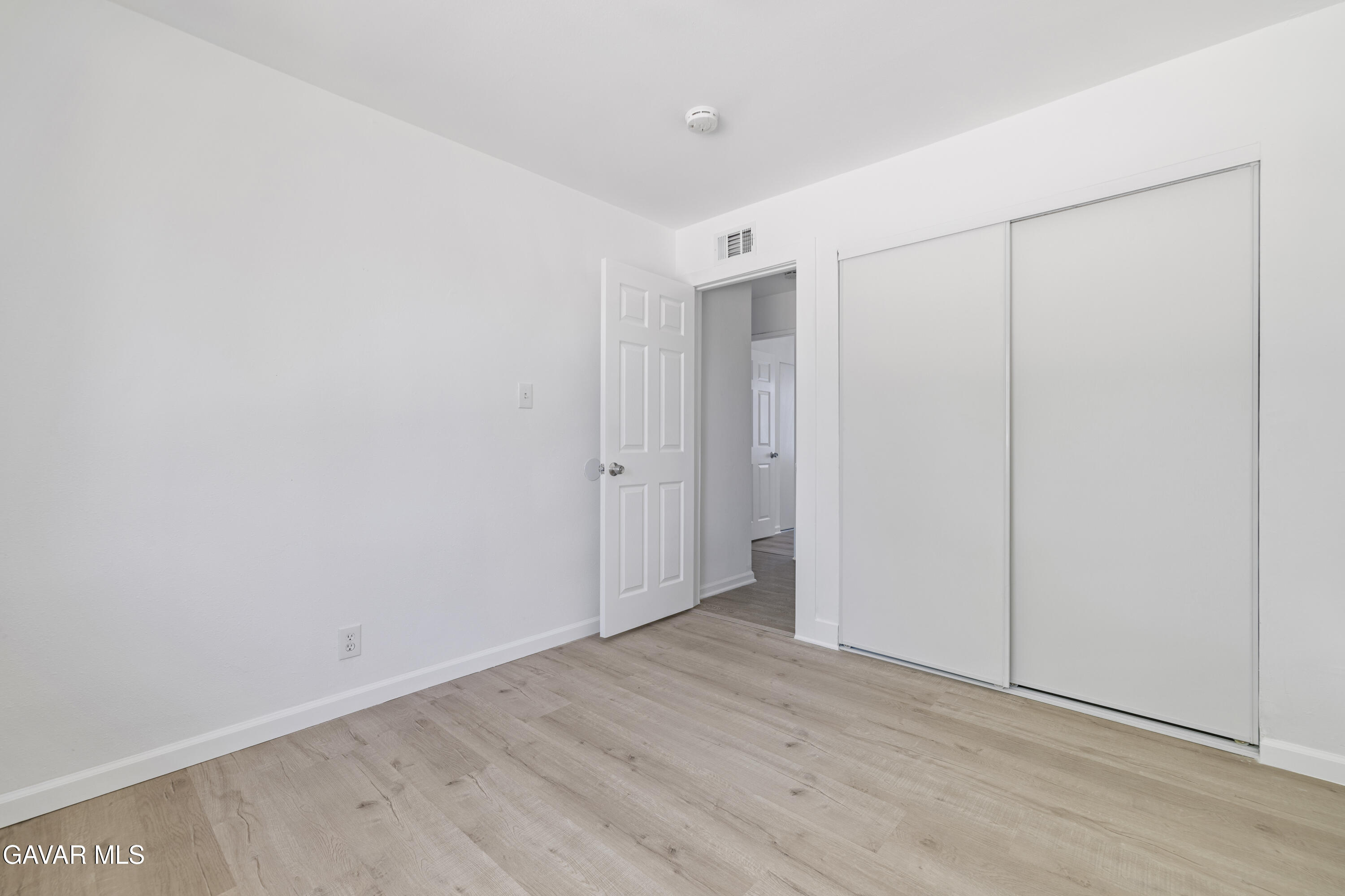 45517 Kingtree Avenue Lancaster, CA 93534 - Photo 3 of 51 IMG_0987