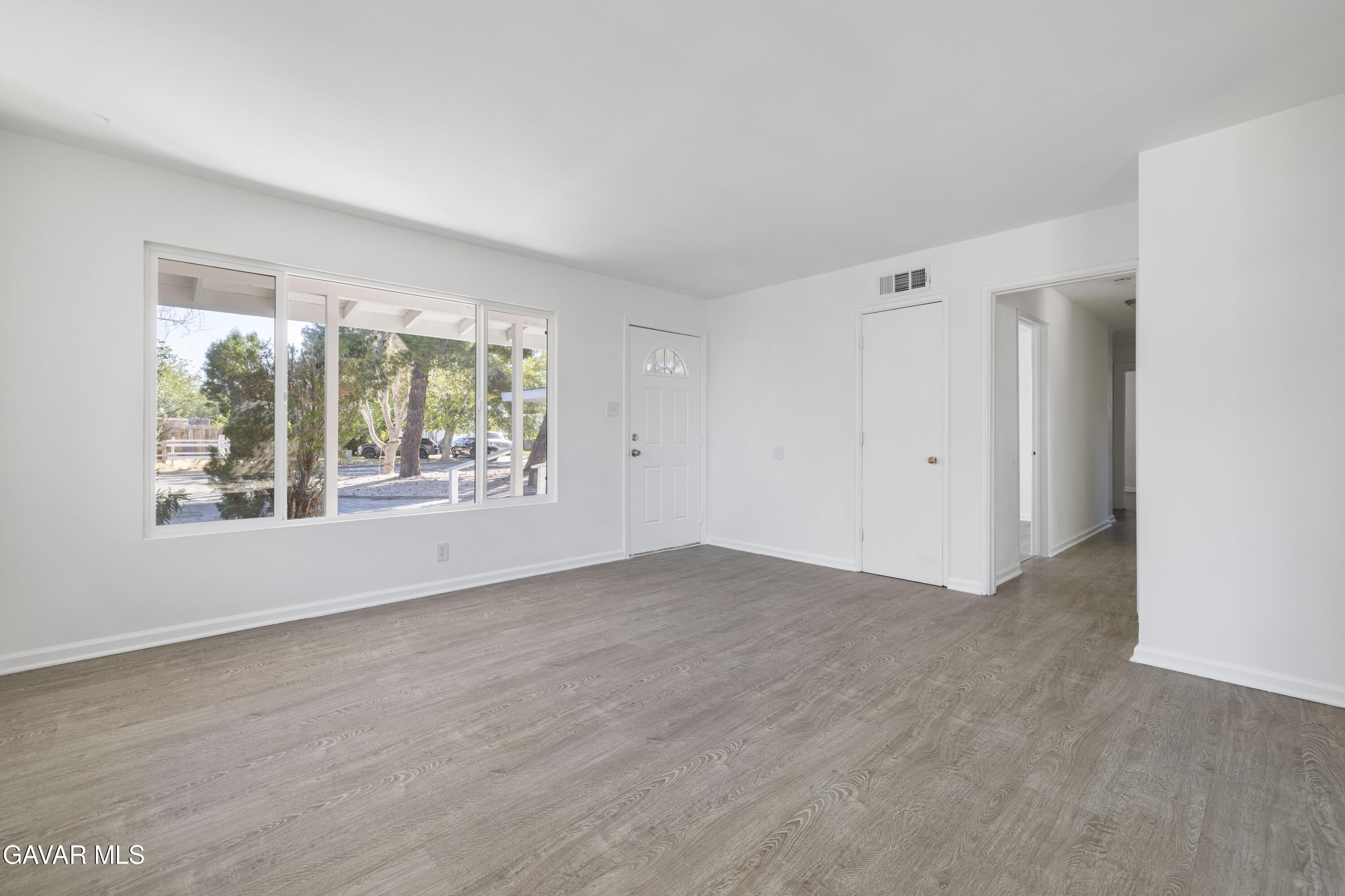 45517 Kingtree Avenue Lancaster, CA 93534 - Photo 8 of 51 IMG_0897