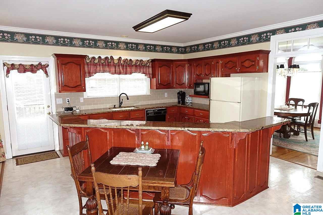 507 Meadow Ridge Circle Birmingham, AL 35242 - Photo 13 of 42