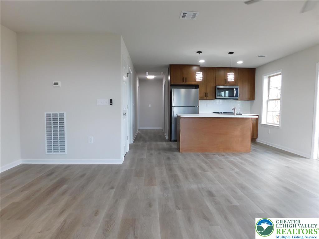 1513 Maple Street, Unit 101 Bethlehem, PA 18017 - Photo 4 of 18