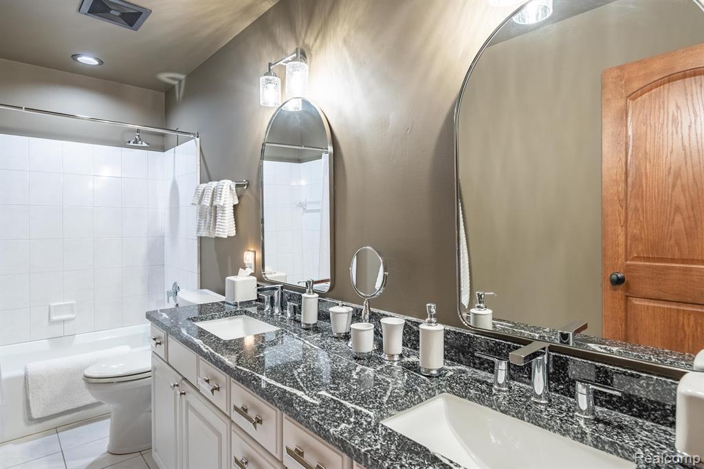 256 Inverness Highland, MI 48357 - Photo 48 of 99 Gallery Image 48