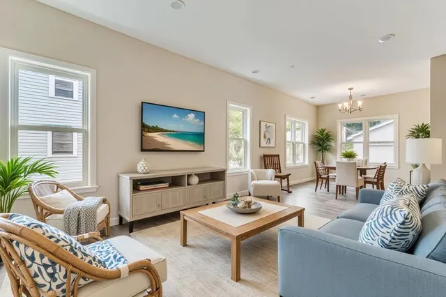 $354,900 | 535 Forest Street North, St. Paul, MN 55106