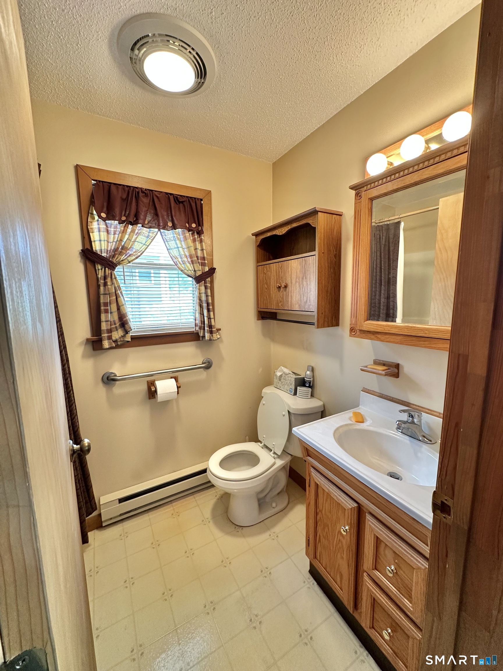 232 Lakeside Boulevard East Waterbury, CT 06708 - Photo 18 of 23