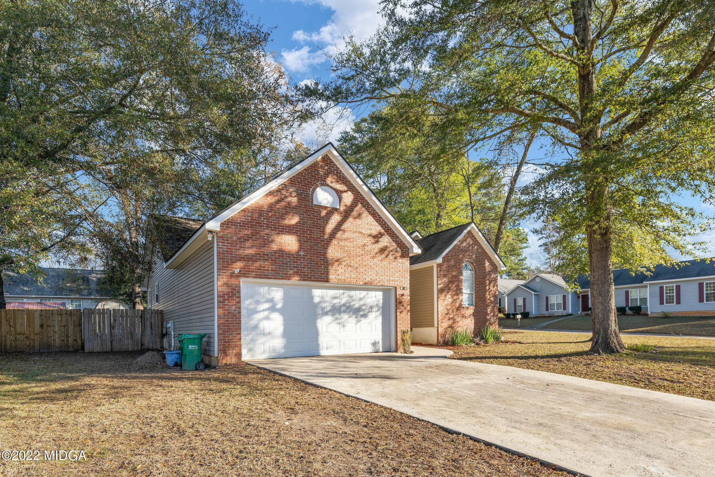 300 Spring Creek Drive Perry, GA 31069 - Photo 3 of 25 221213_300_Spring_Creek_DR_Perry_0007