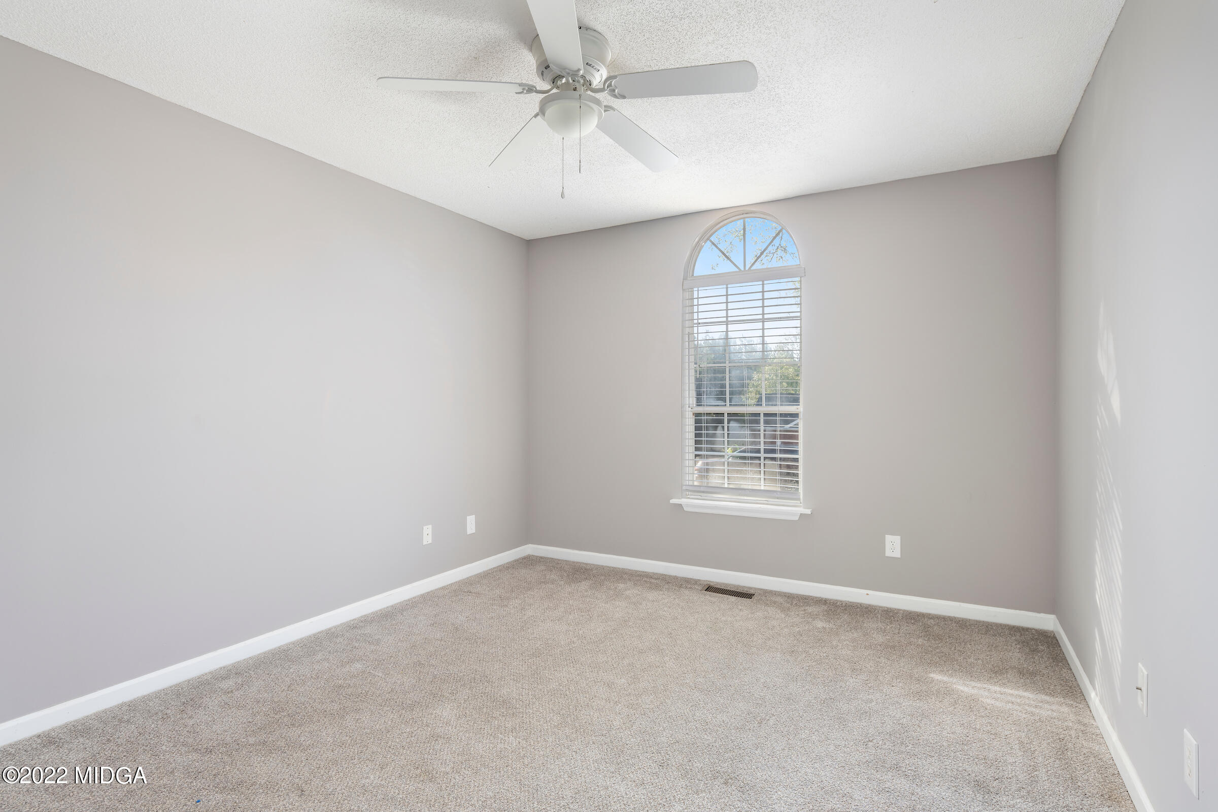 300 Spring Creek Drive Perry, GA 31069 - Photo 4 of 25 221213_300_Spring_Creek_DR_Perry_0024
