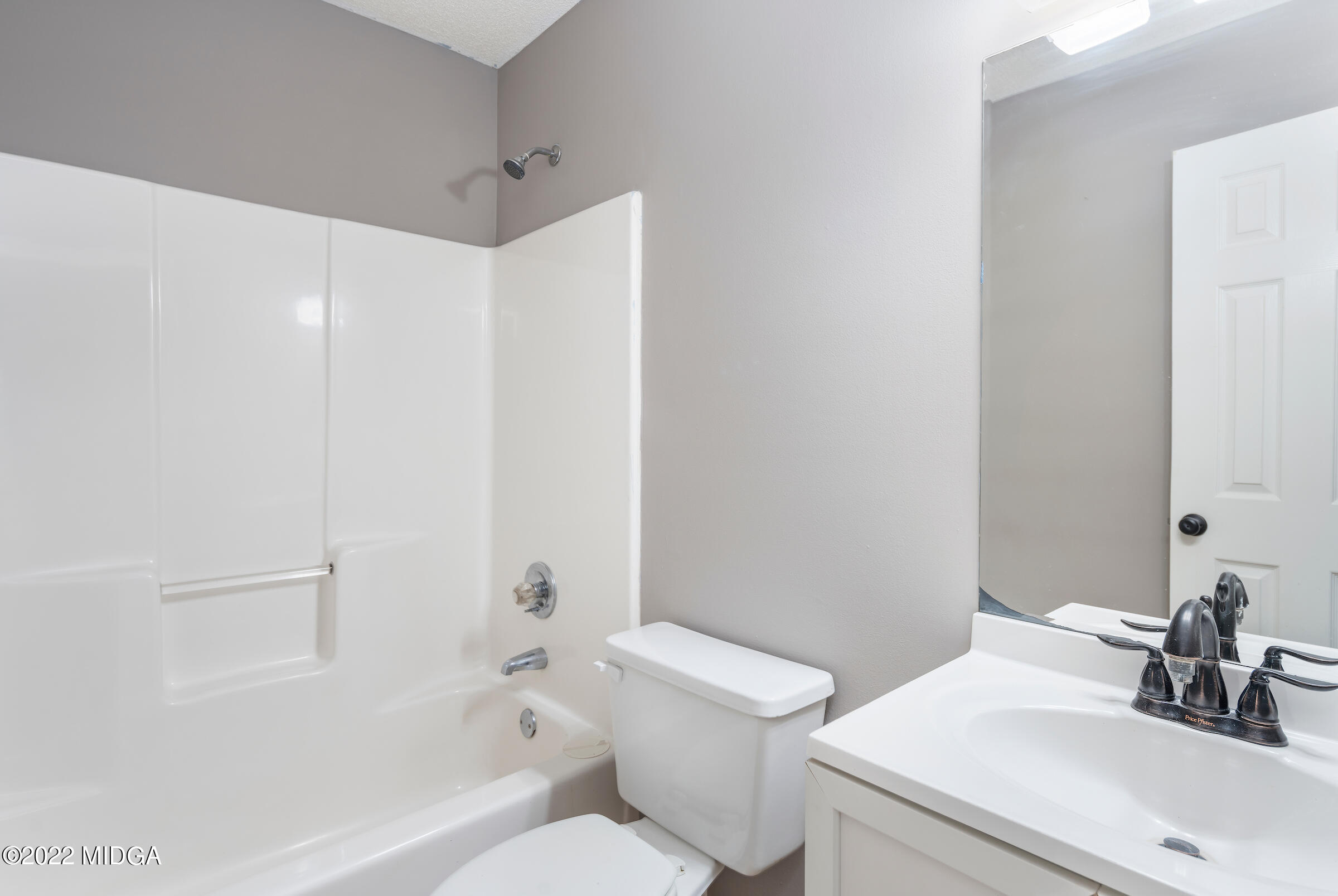 300 Spring Creek Drive Perry, GA 31069 - Photo 8 of 25 221213_300_Spring_Creek_DR_Perry_0039