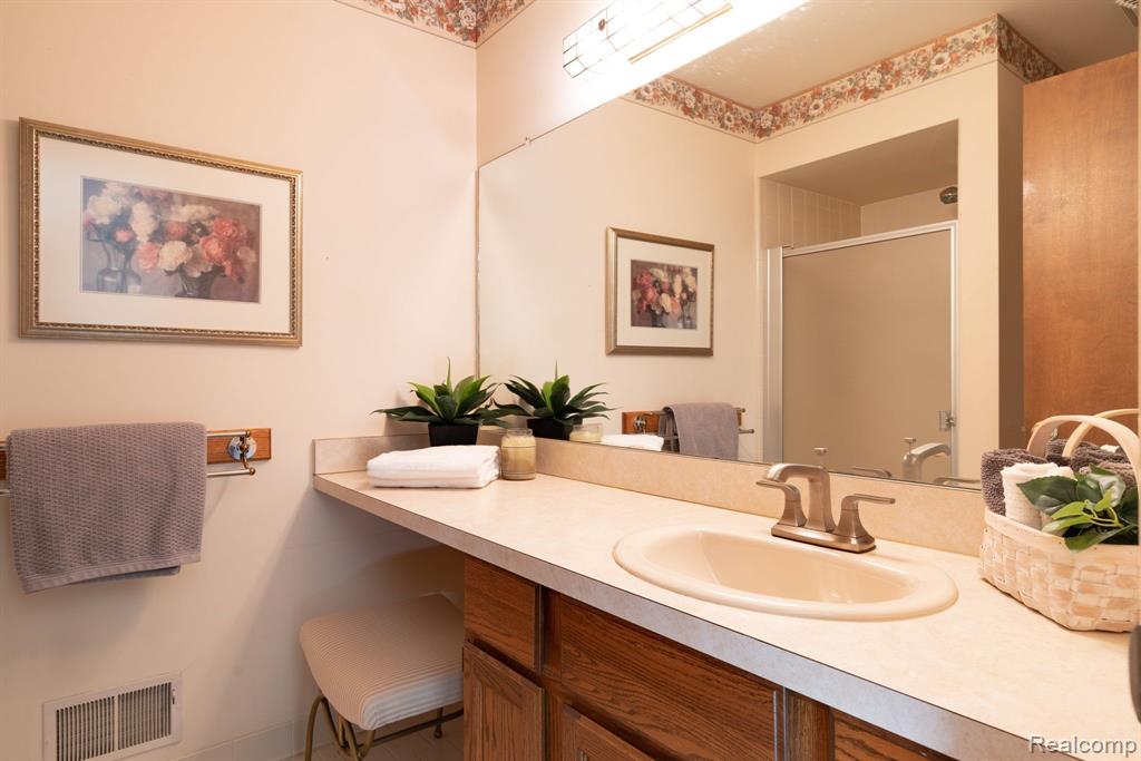 1415 Royal Crescent Street Rochester Hills, MI 48306 - Photo 19 of 28