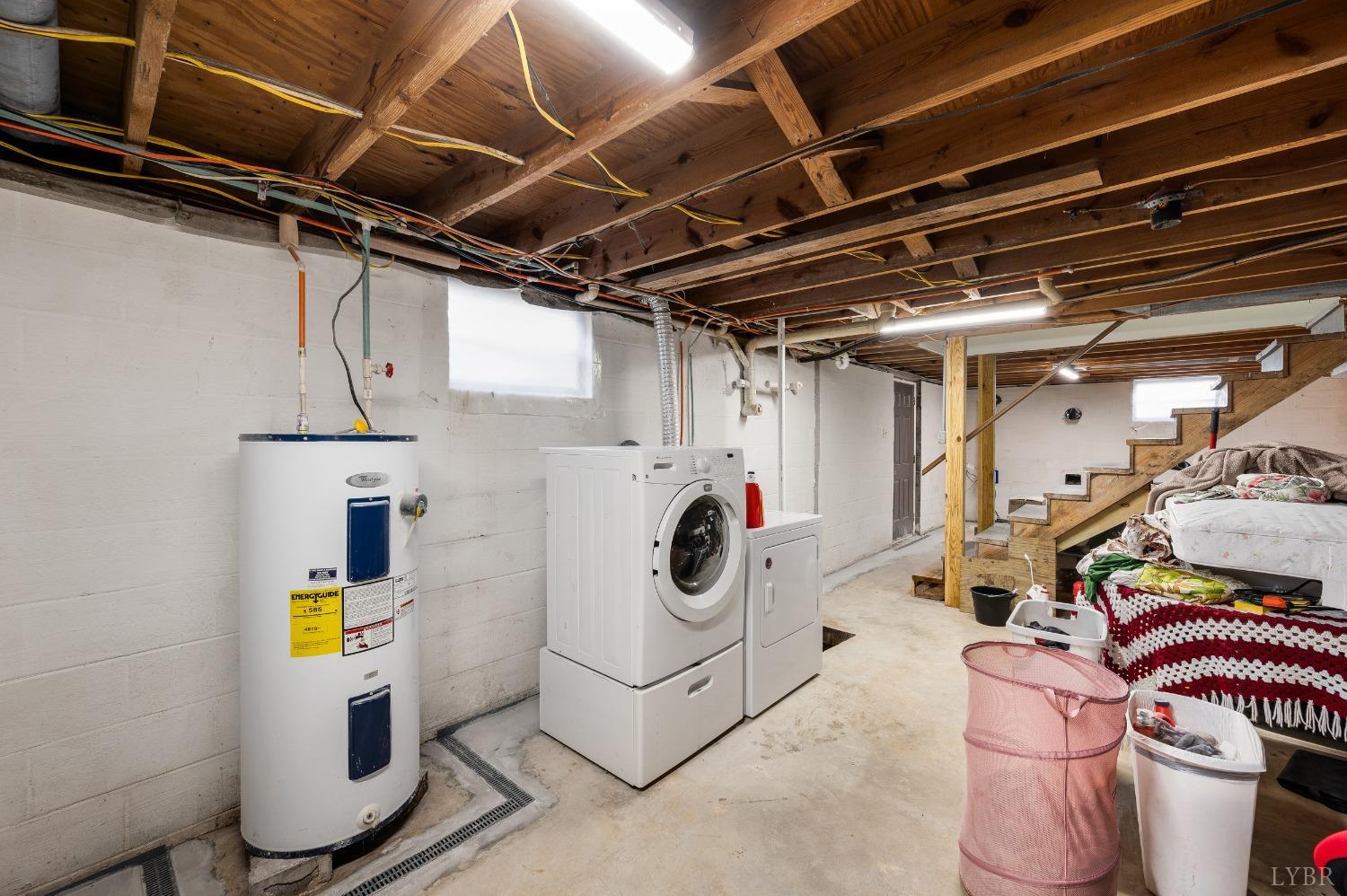 463 Eldon Road Appomattox, VA 24522 - Photo 19 of 32 a utility room with dryer and washer