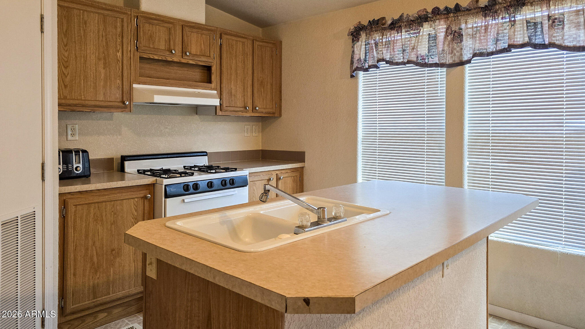 5004 North Joe Hines Road Willcox, AZ 85643 - Photo 9 of 34