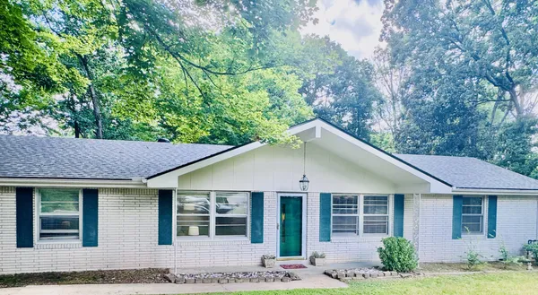 $320,000 | 304 Cedarview Drive, Dickson, TN 37055