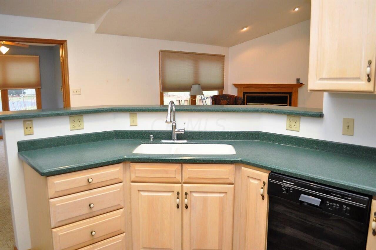271 Holder Road Baltimore, OH 43105 - Photo 15 of 66 Kitchen - 271 Holder Road NW, Baltimore, OH 43105