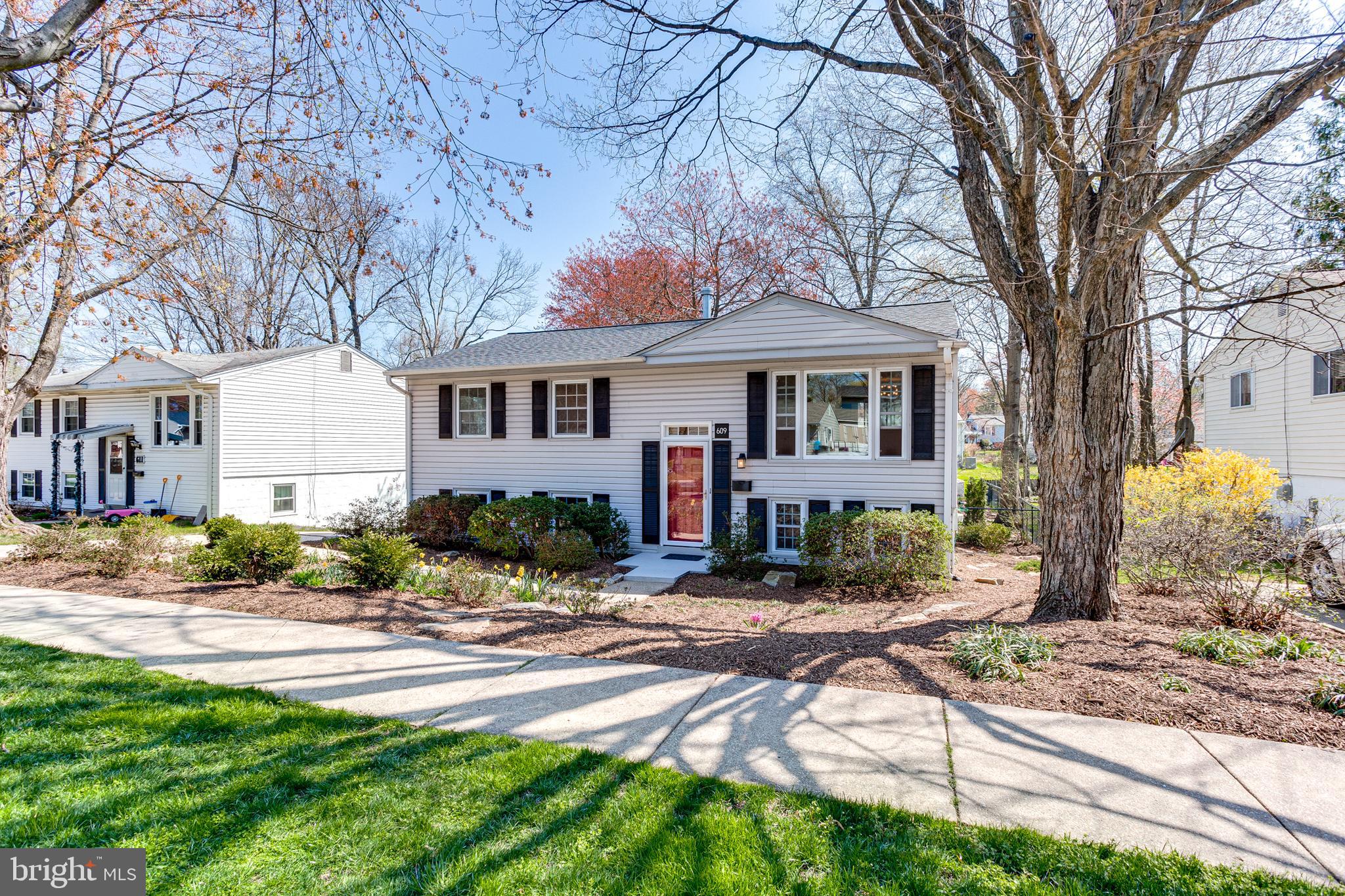 609 Denham Road Rockville, MD 20851 - Photo 2 of 32 WELCOME HOME!