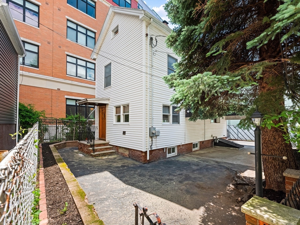 352 R Somerville Avenue Somerville, MA 02143 - Photo 29 of 33