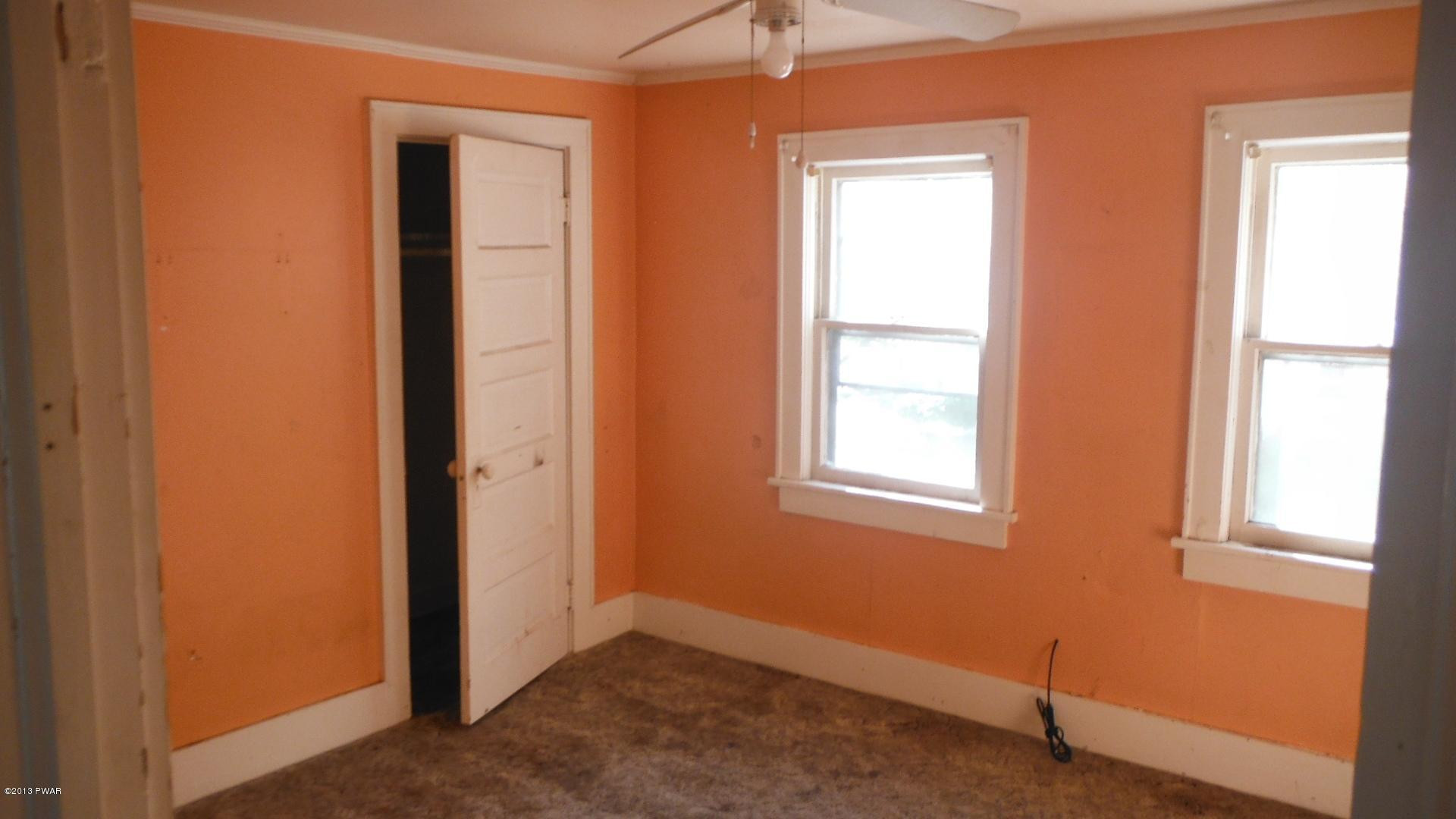 703 2nd Street Matamoras, PA 18336 - Photo 7 of 8