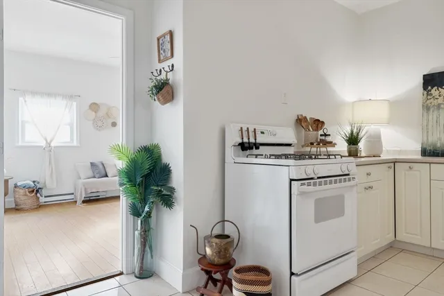 $2,150 | 377 Dorchester Street, Unit 1, Boston, MA 02127