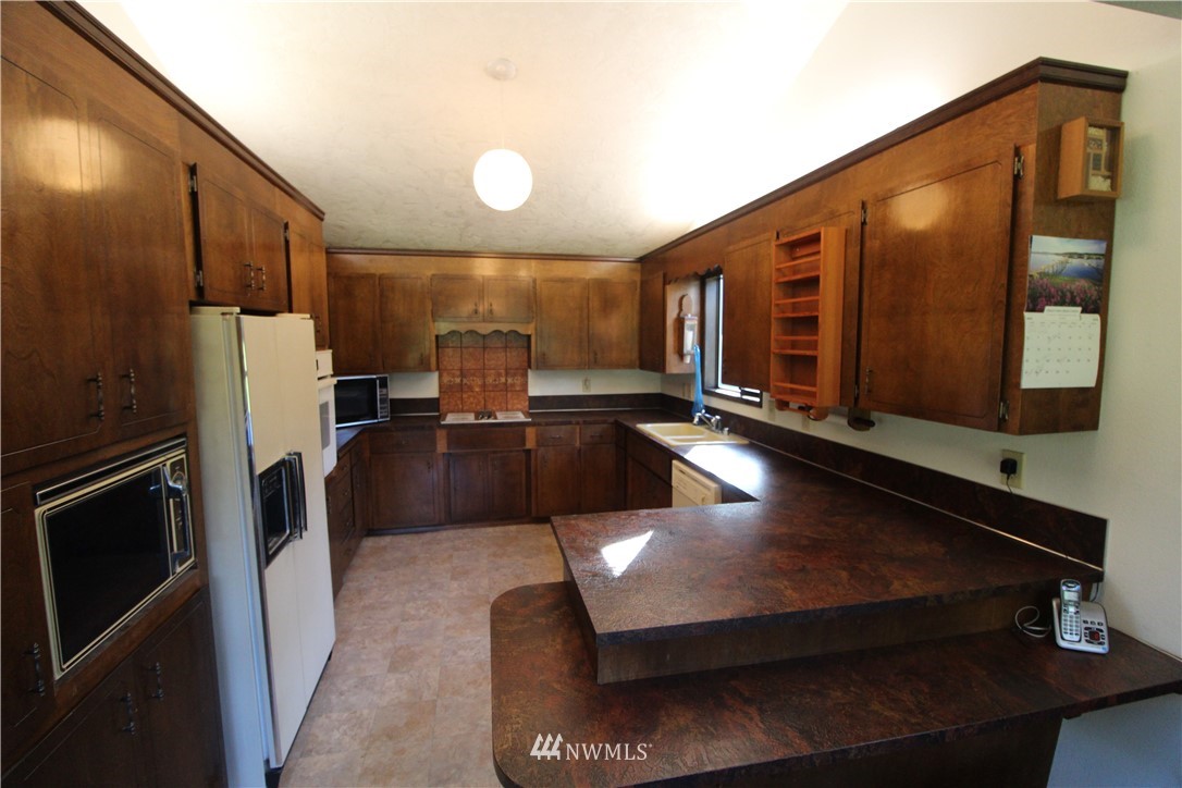 950 Herrick Road Port Angeles, WA 98363 - Photo 8 of 22 Gallery Image 8