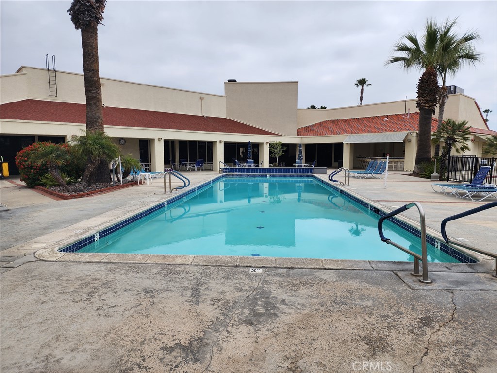 1295 South Cawston Avenue, Unit 267 Hemet, CA 92545 - Photo 30 of 34 Community pool