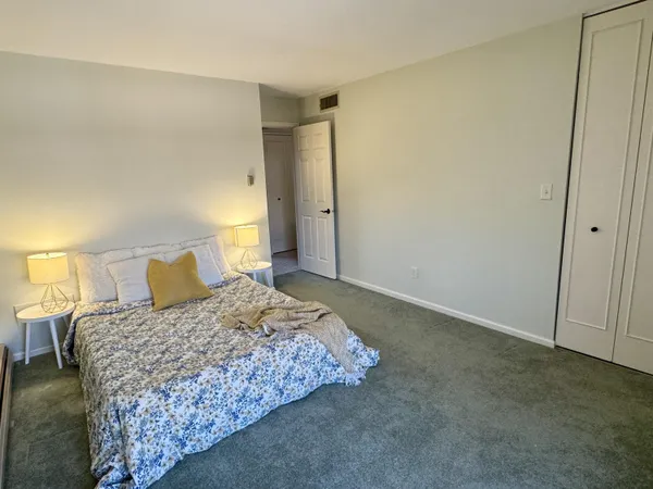 $157,900 | 11936 West Mill Road, Unit 9, Milwaukee, WI 53225