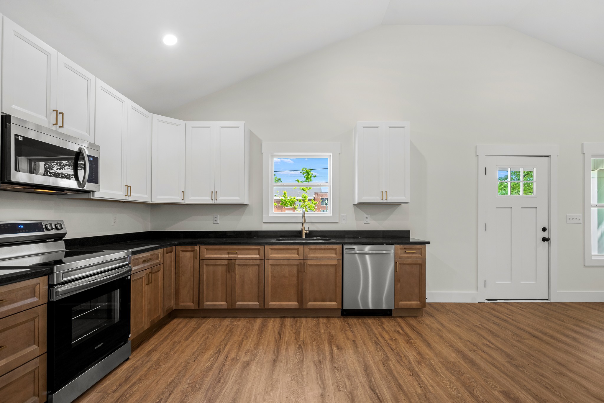 208 West Decherd Street Tullahoma, TN 37388 - Photo 12 of 31