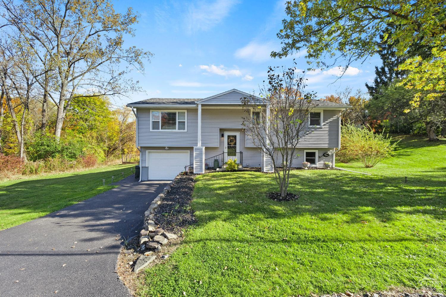 7 Red Apple Lane Catskill, NY 12414 - Photo 32 of 32 front view of a house with a yard