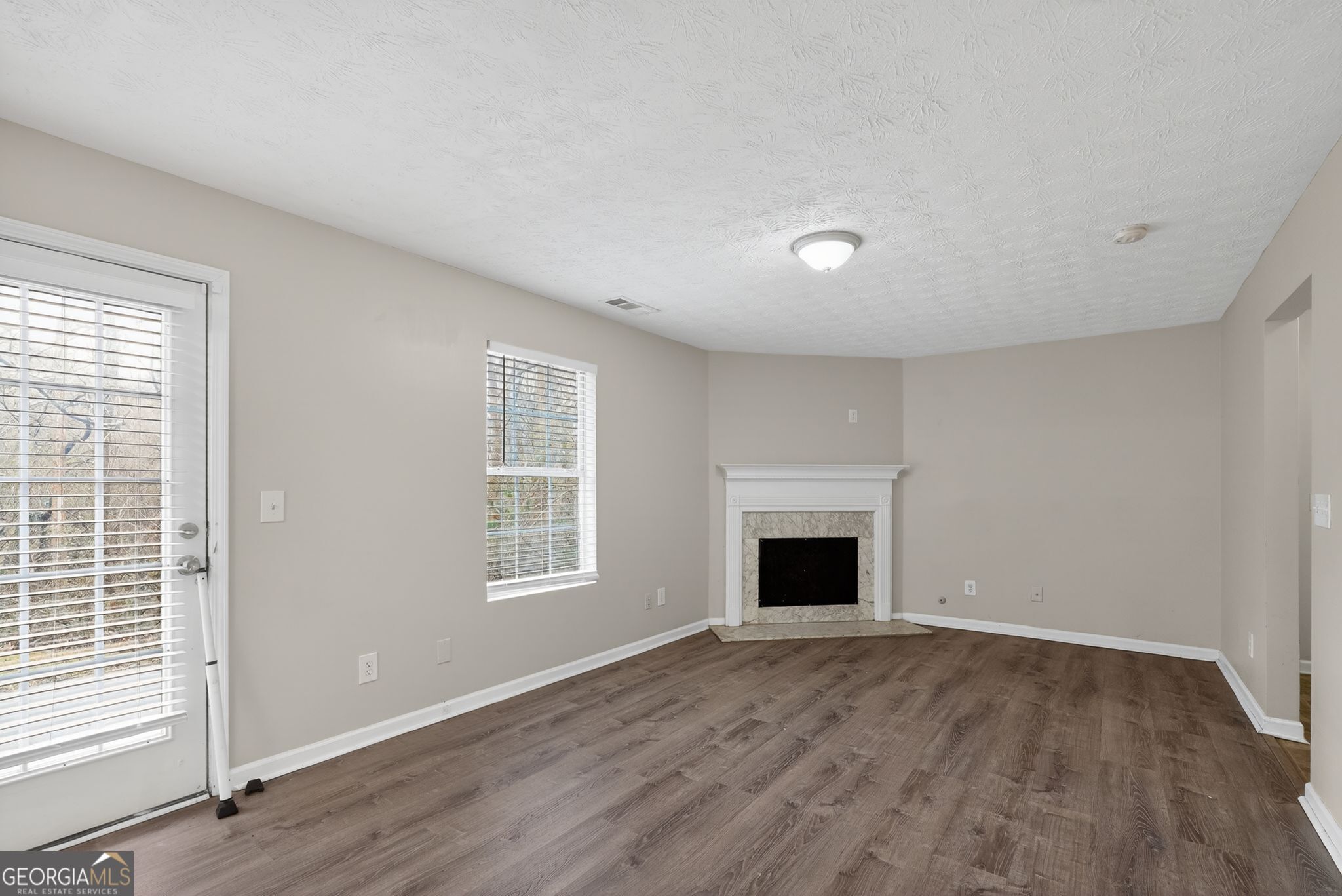 2247 Clayton Ridge Lithonia, GA 30058 - Photo 5 of 35