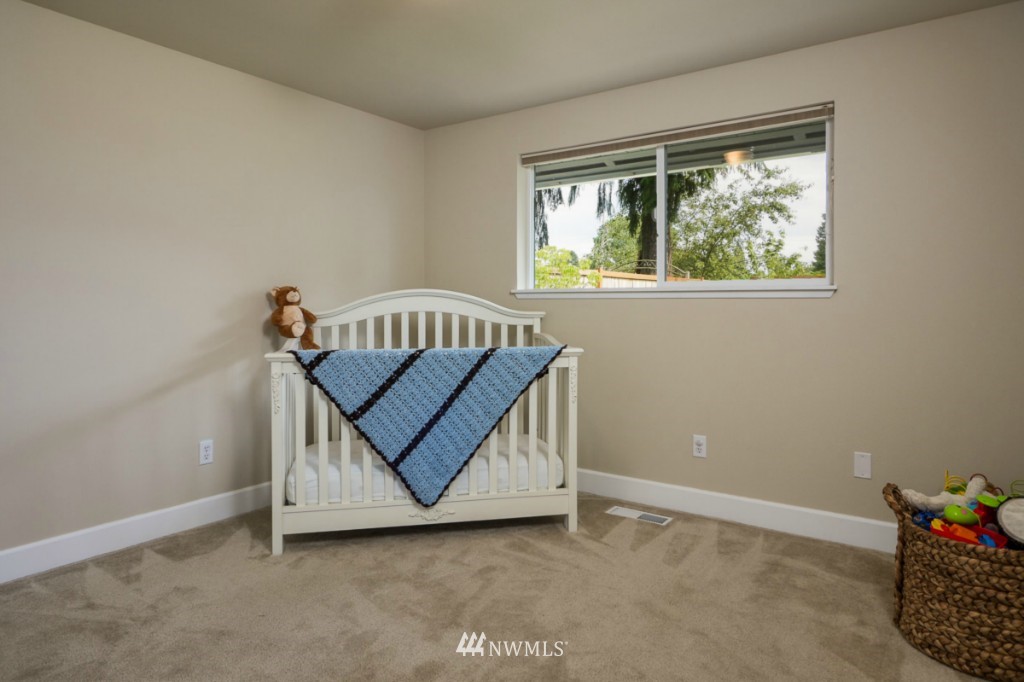 2301 Northeast 10th Street Renton, WA 98056 - Photo 13 of 17