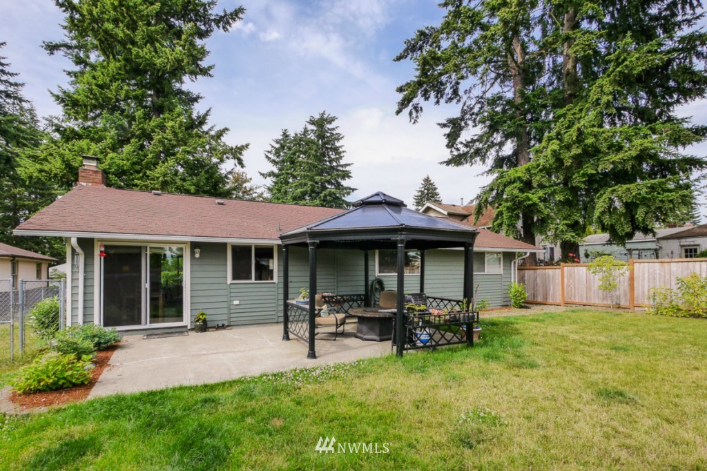 2301 Northeast 10th Street Renton, WA 98056 - Photo 15 of 17
