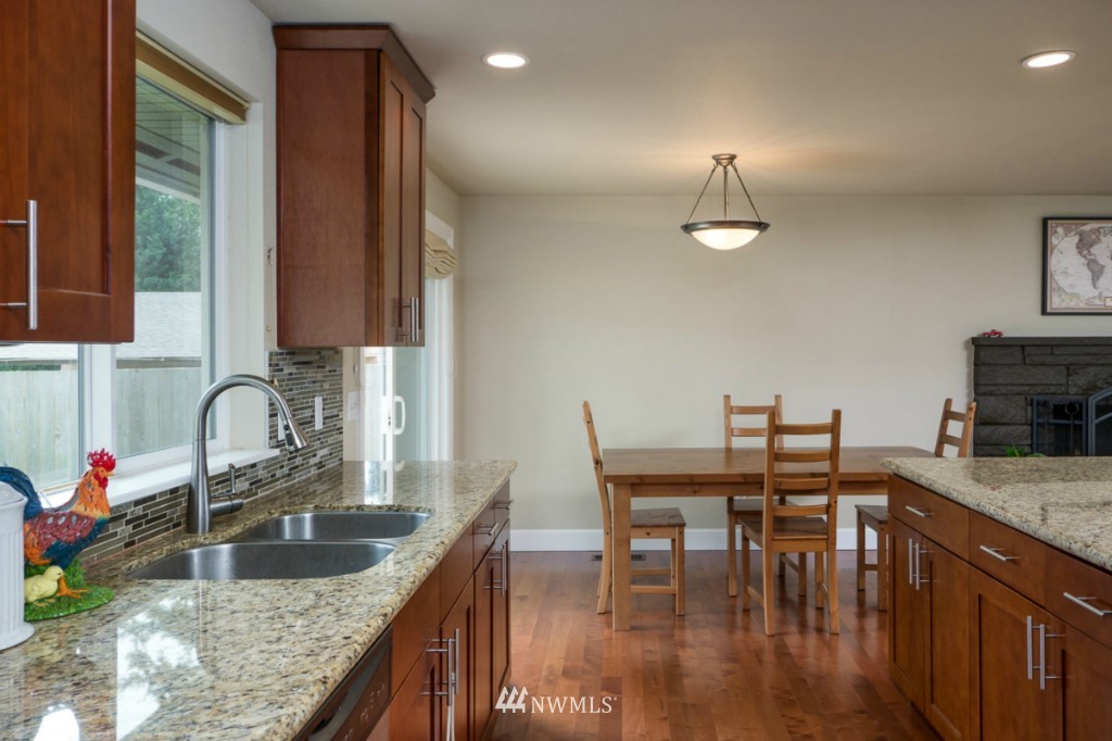 2301 Northeast 10th Street Renton, WA 98056 - Photo 6 of 17