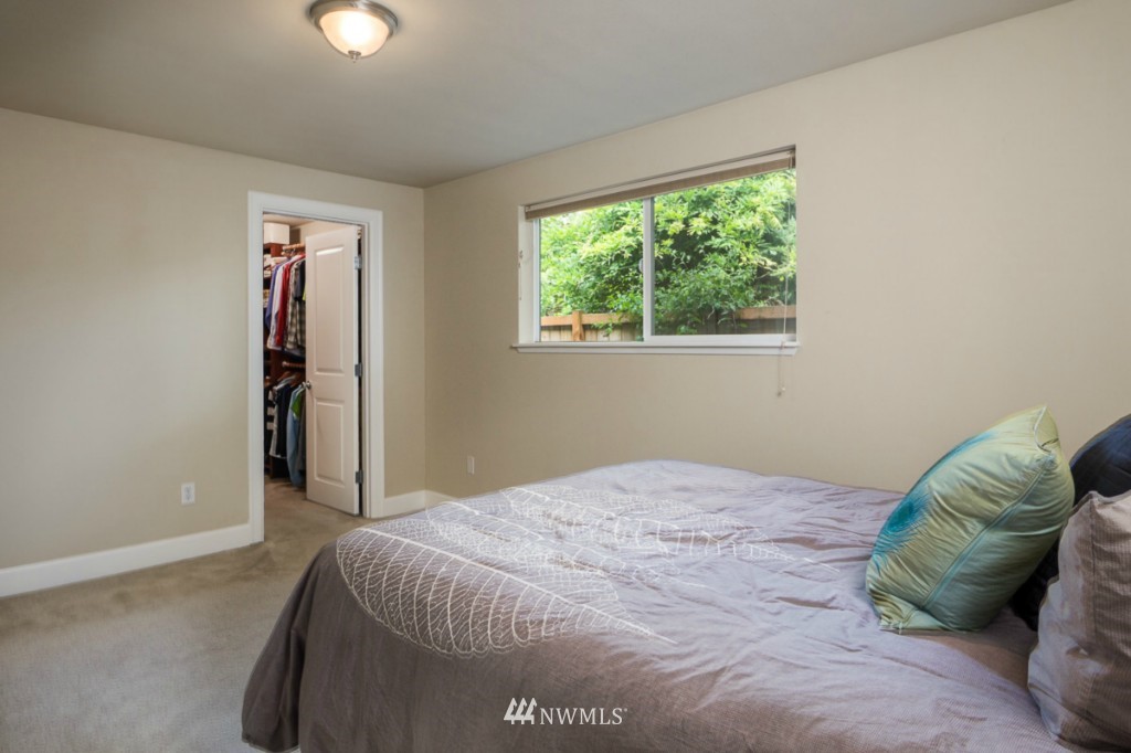 2301 Northeast 10th Street Renton, WA 98056 - Photo 9 of 17