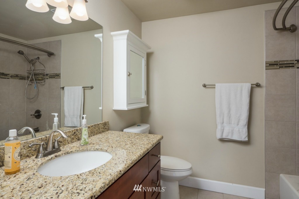 2301 Northeast 10th Street Renton, WA 98056 - Photo 10 of 17