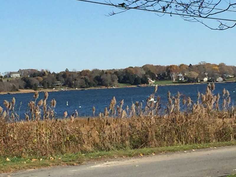 7 Bay Road Warren, RI 02885 - Photo 3 of 22 View.