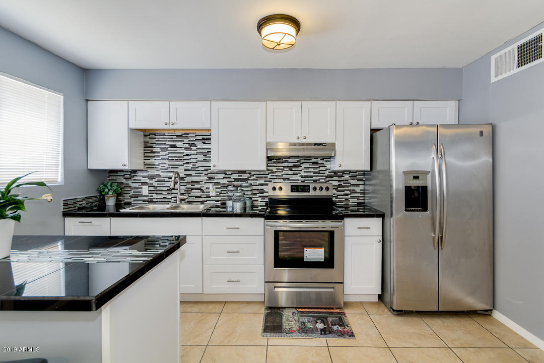 6933 West Camelback Road Phoenix, AZ 85033 - Photo 13 of 29 13 - Camelback