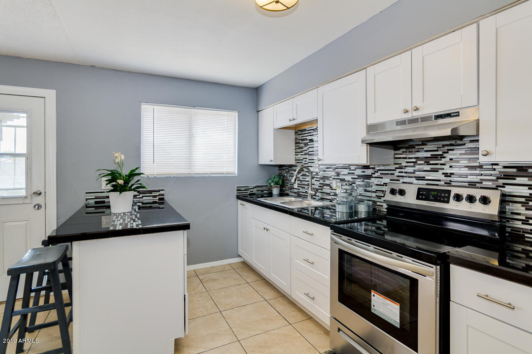 6933 West Camelback Road Phoenix, AZ 85033 - Photo 14 of 29 14 - Camelback