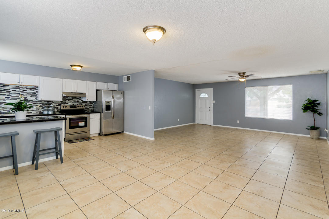 6933 West Camelback Road Phoenix, AZ 85033 - Photo 9 of 29 09 - Camelback