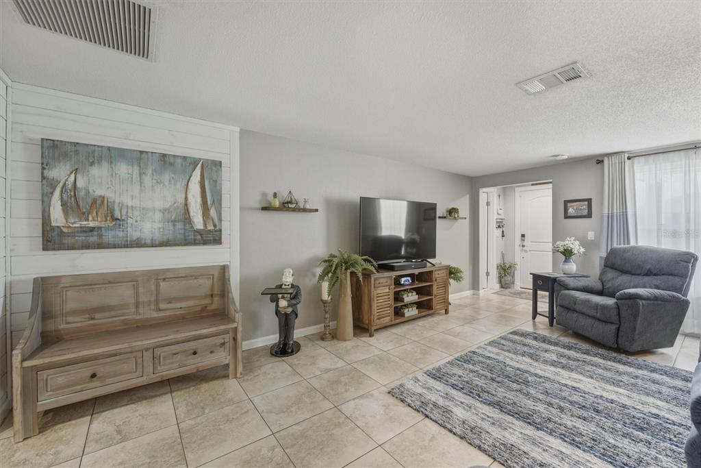 133 Altair Road Venice, FL 34293 - Photo 11 of 58 Gallery Image 11
