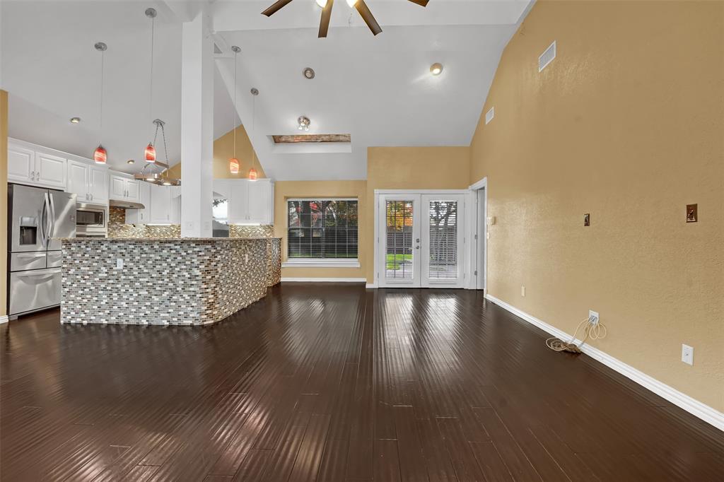 3410 Ridge Oak Drive Garland, TX 75044 - Photo 9 of 29 an entryway with wooden floor