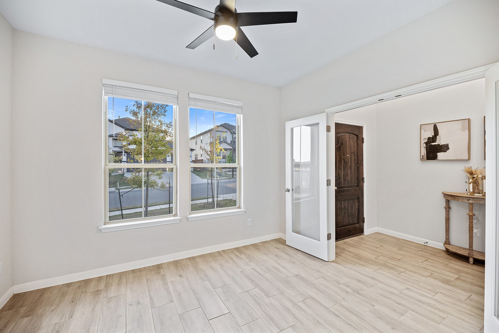 309 Greenway Drive Georgetown, TX 78628 - Photo 4 of 40