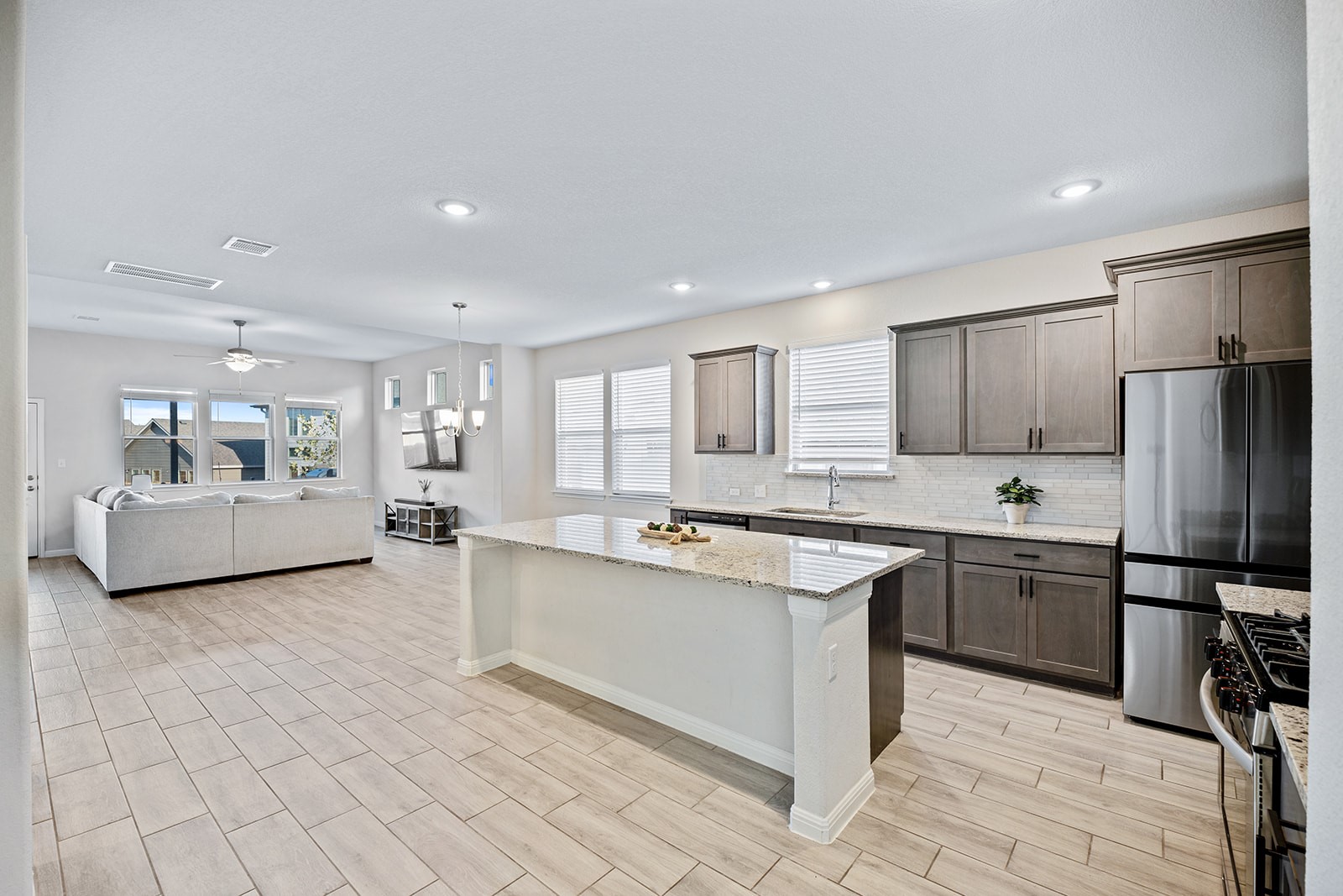 309 Greenway Drive Georgetown, TX 78628 - Photo 6 of 40