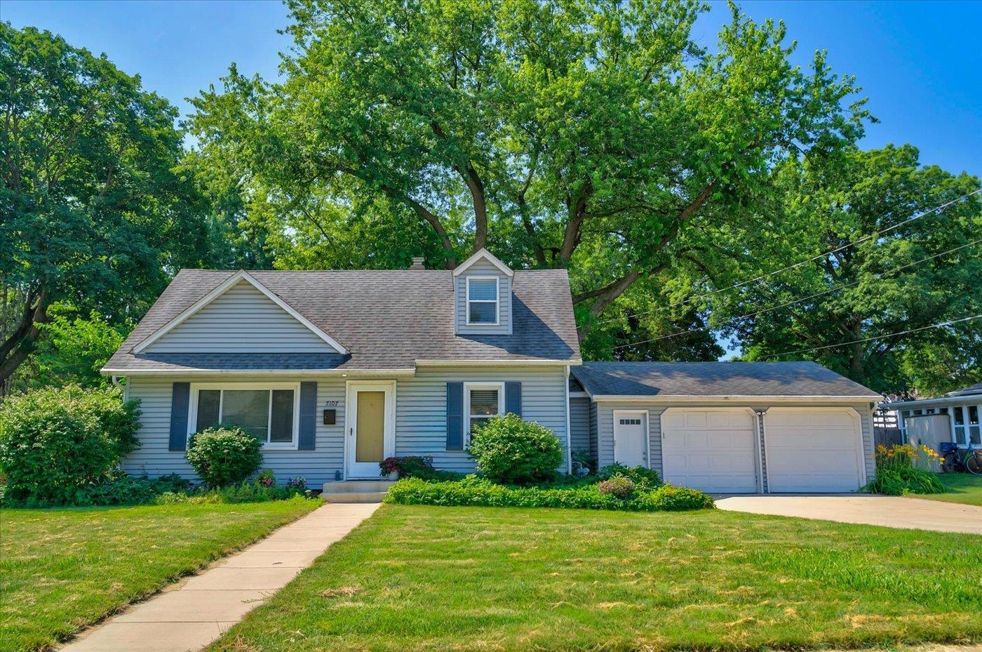 7107 North N Middleton, WI 53562 - Photo 3 of 53