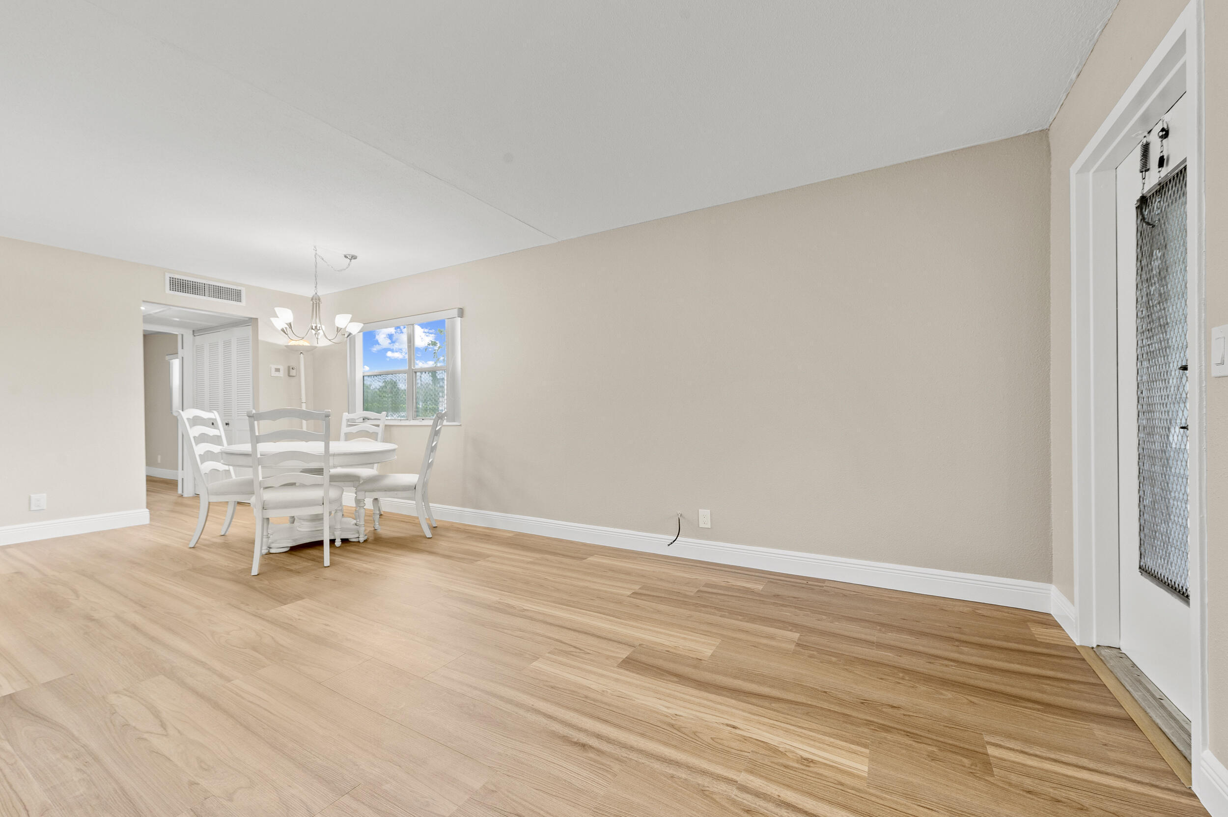 723 Flanders South Delray Beach, FL 33484 - Photo 11 of 34 dsc_3833