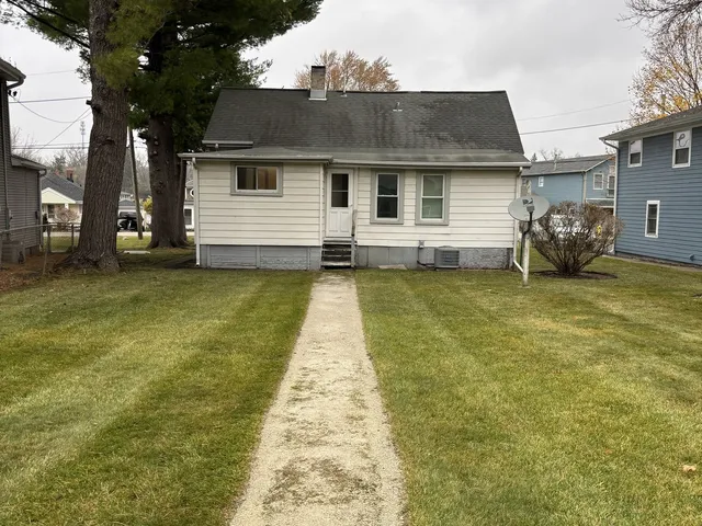 $238,000 | 309 North River Road, Fox River Grove, IL 60021